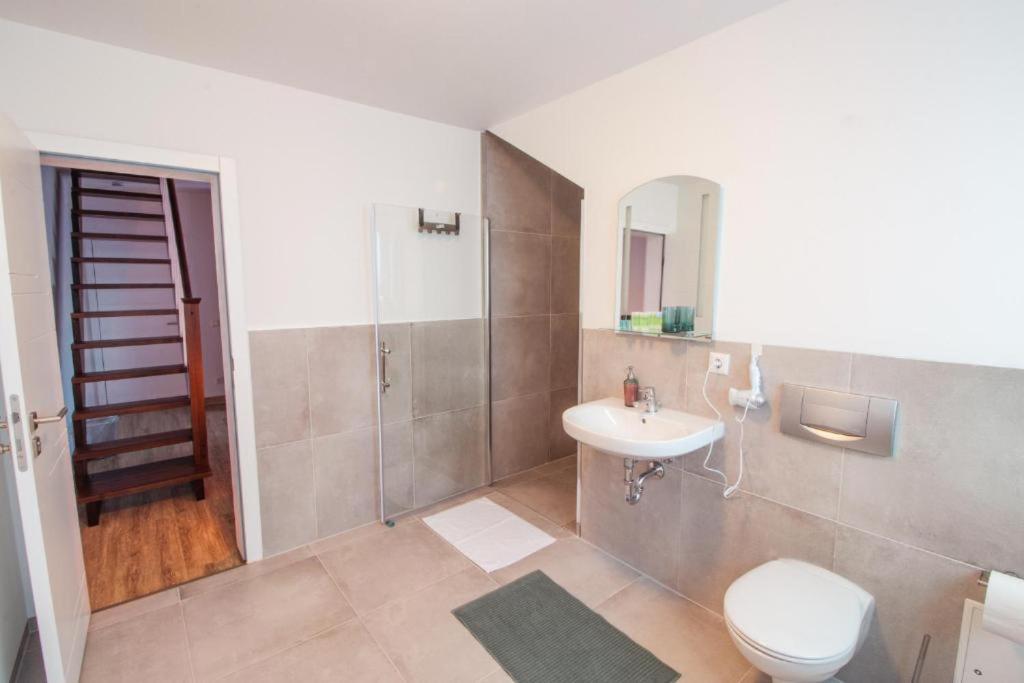 Hotel Dona Bergisch Gladbach Eksteriør billede