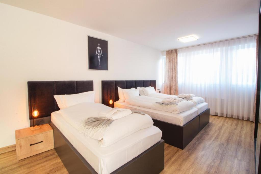 Hotel Dona Bergisch Gladbach Eksteriør billede