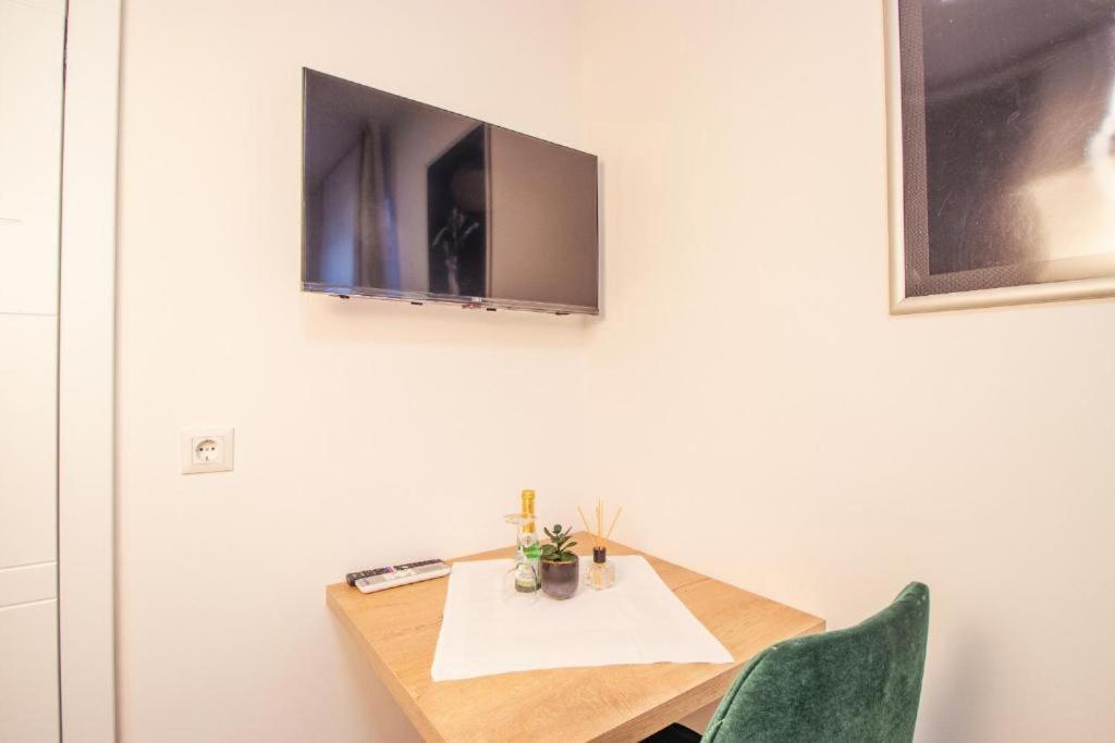 Hotel Dona Bergisch Gladbach Eksteriør billede
