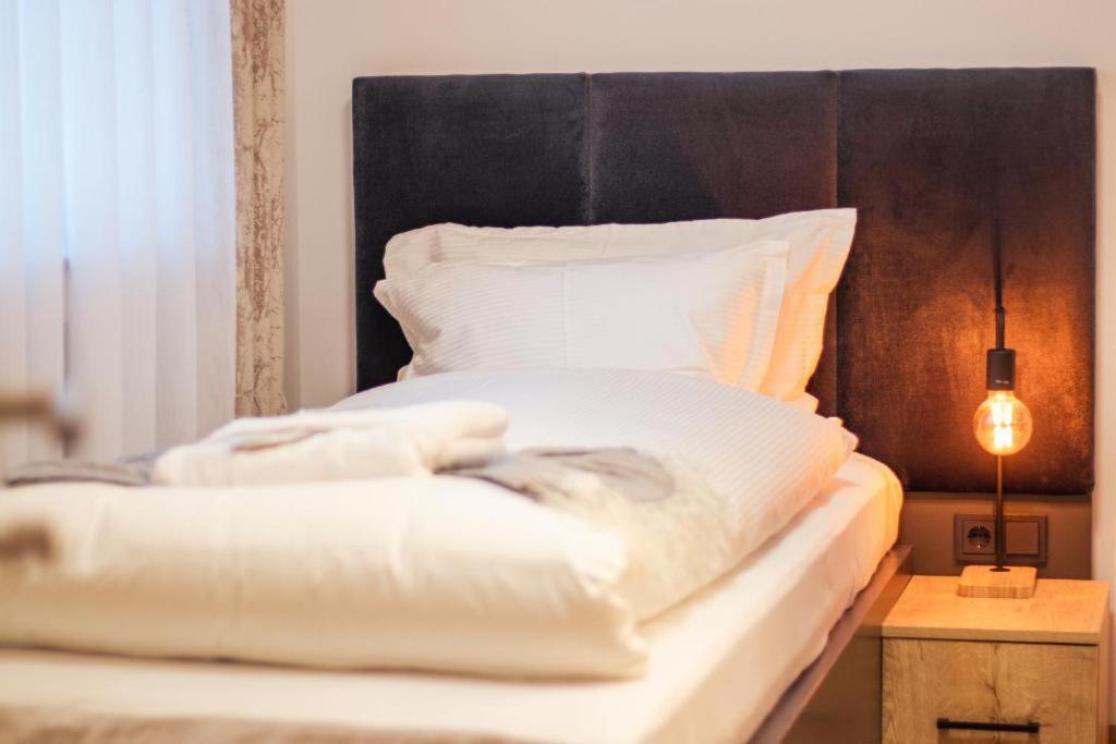 Hotel Dona Bergisch Gladbach Eksteriør billede