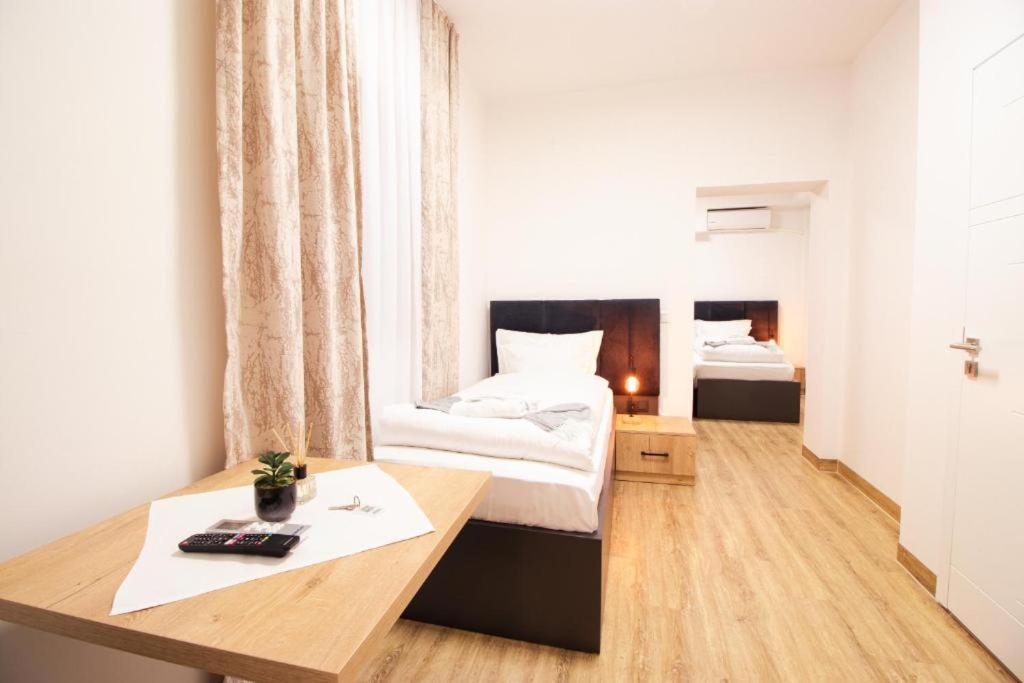 Hotel Dona Bergisch Gladbach Eksteriør billede